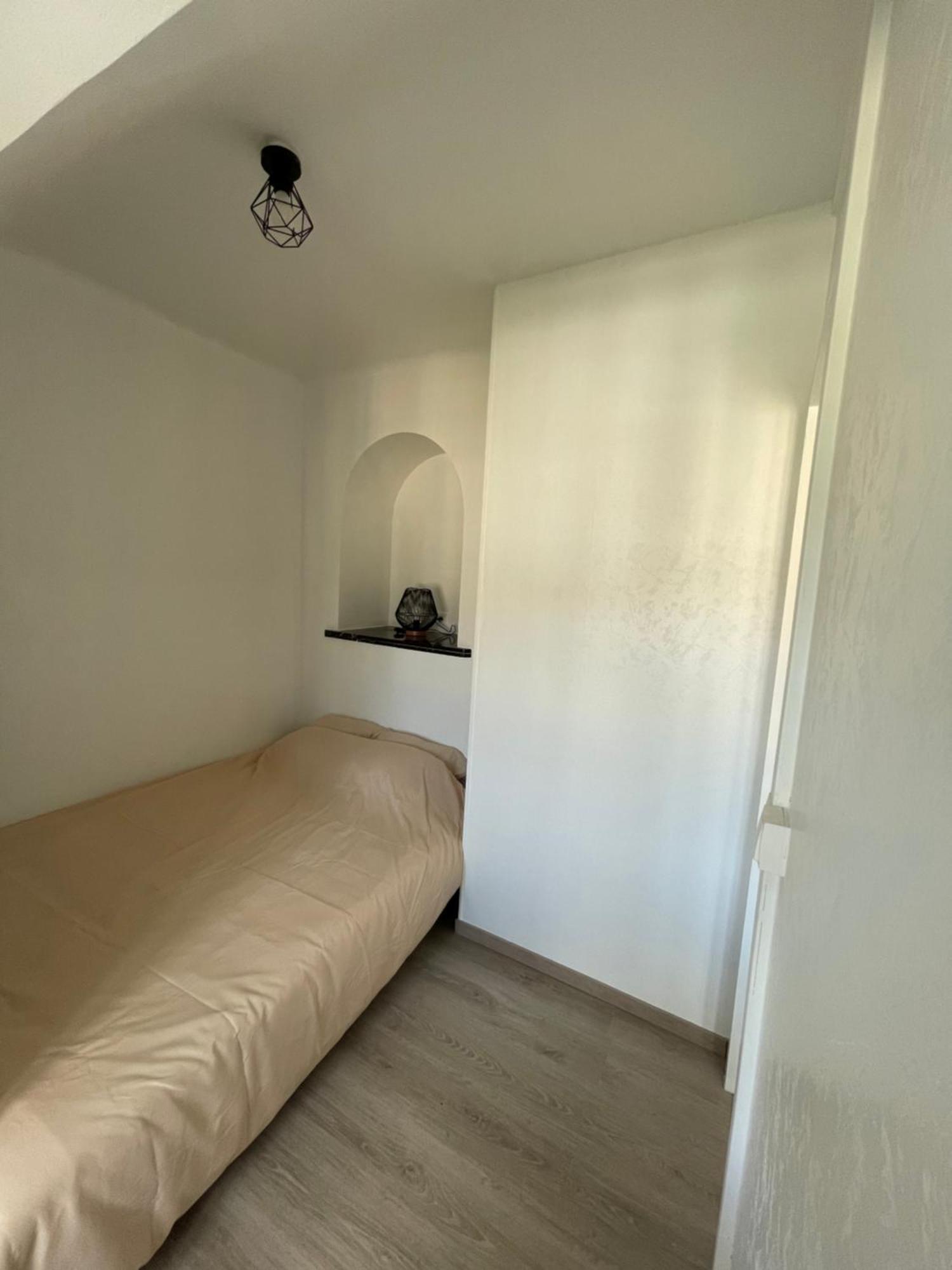 Appartement Renove Tout Equipe, Centre Ville, Proche De La Gare Et Commerce Flers  Exterior foto