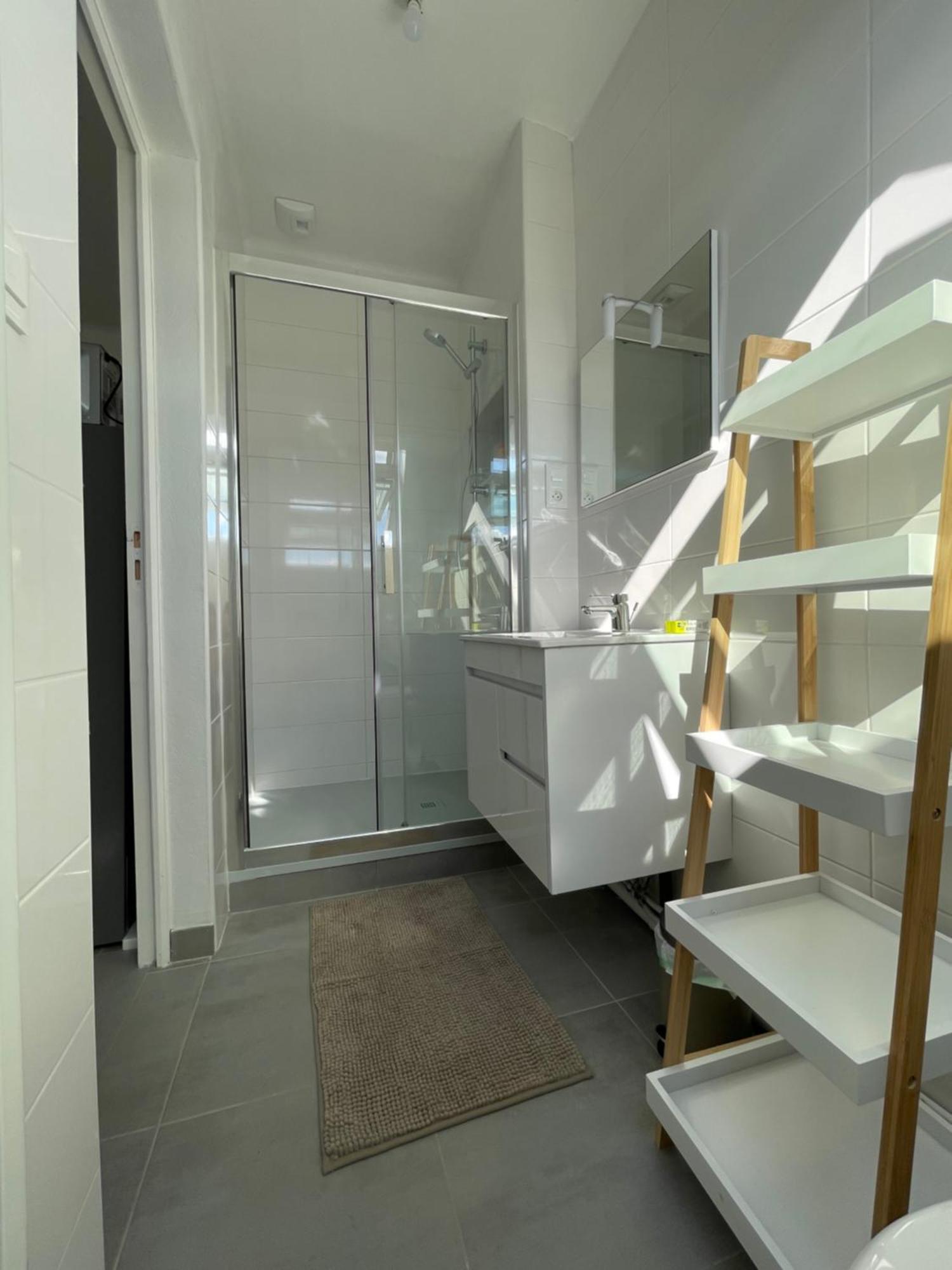 Appartement Renove Tout Equipe, Centre Ville, Proche De La Gare Et Commerce Flers  Exterior foto