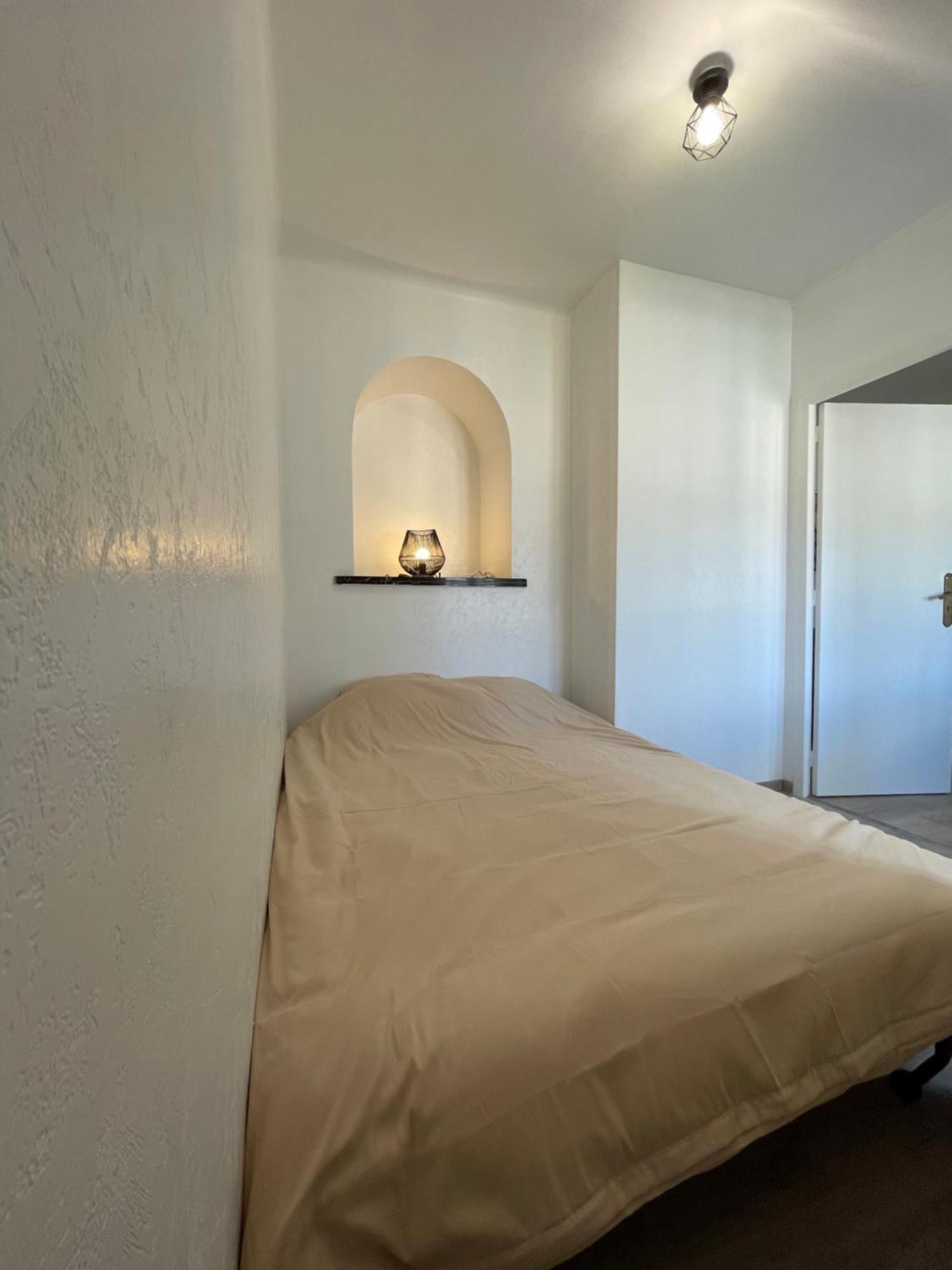 Appartement Renove Tout Equipe, Centre Ville, Proche De La Gare Et Commerce Flers  Exterior foto