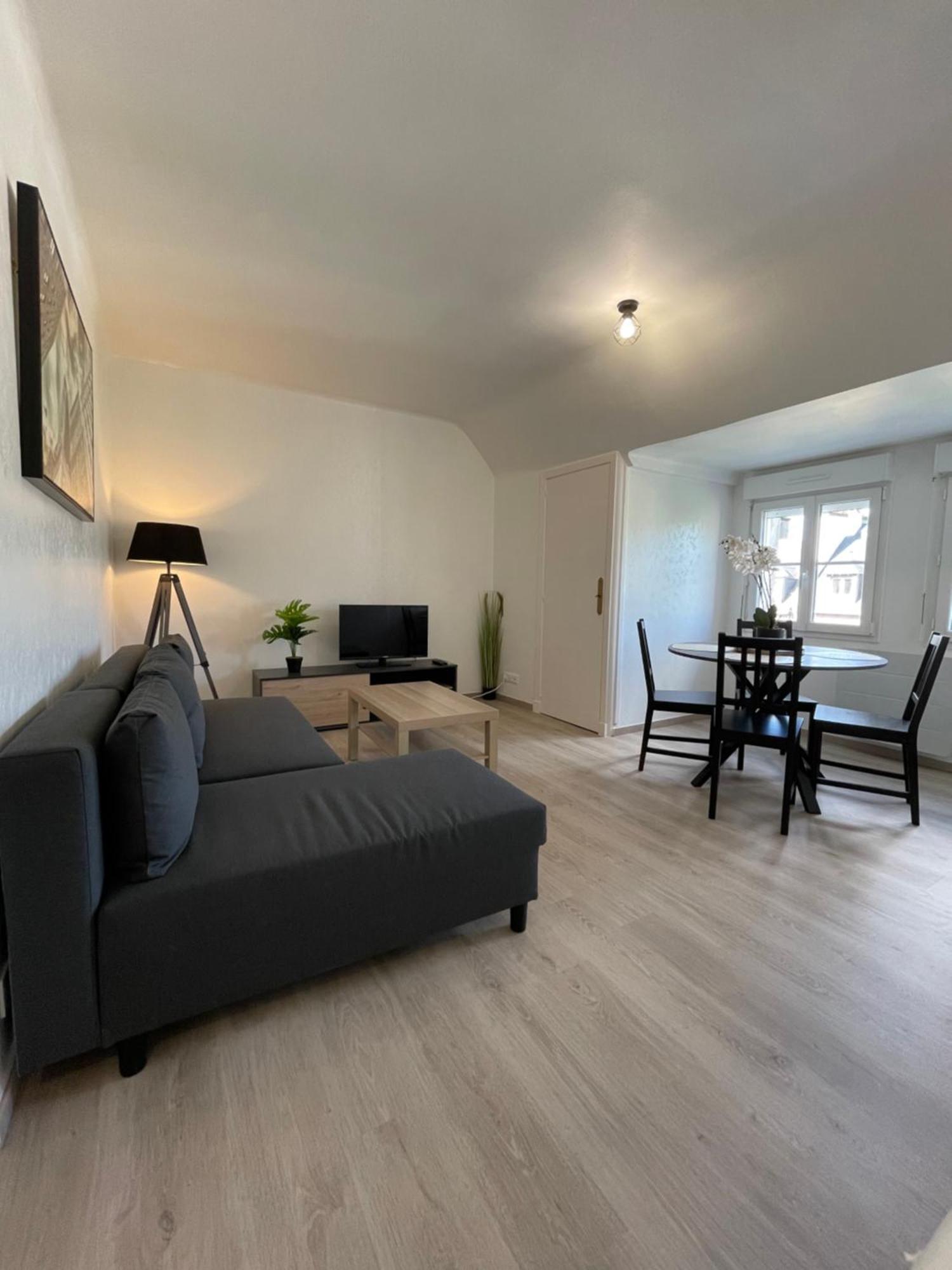 Appartement Renove Tout Equipe, Centre Ville, Proche De La Gare Et Commerce Flers  Exterior foto